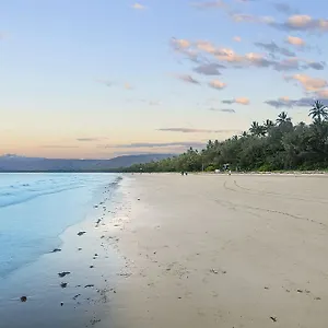 by-the-sea-port-douglas-4877.queenslandhotels.net/